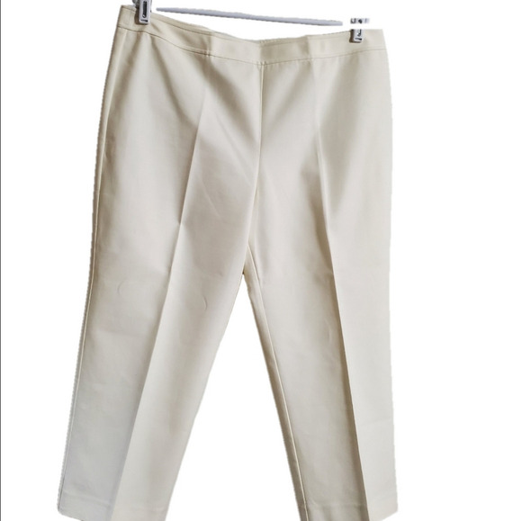 Peck & Peck Cream Straight Leg Capri Pants - Picture 1 of 10